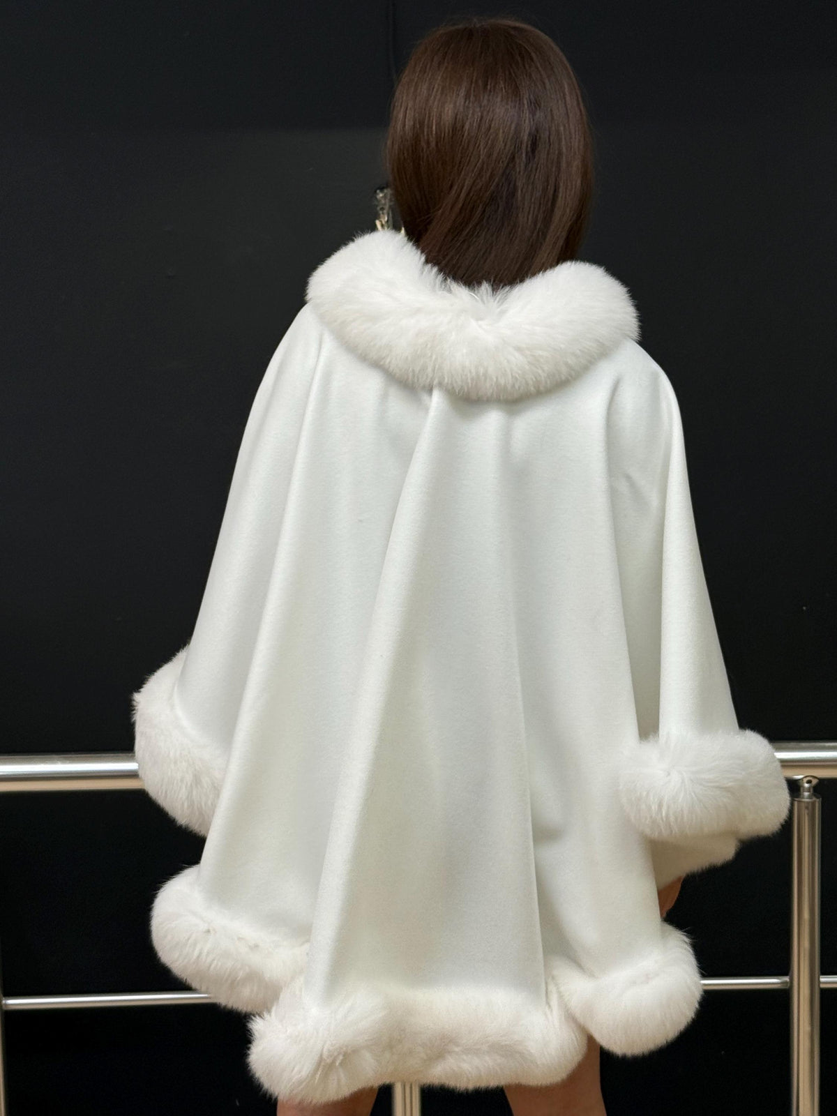 White Cashmere Cape With Fox Fur Trim, Women’s Wool Shawl Front Skirt - Fox Fur Jacket. Arctic Fox Fur Jacket. Fox Fur Trim Coat. Fox Fur