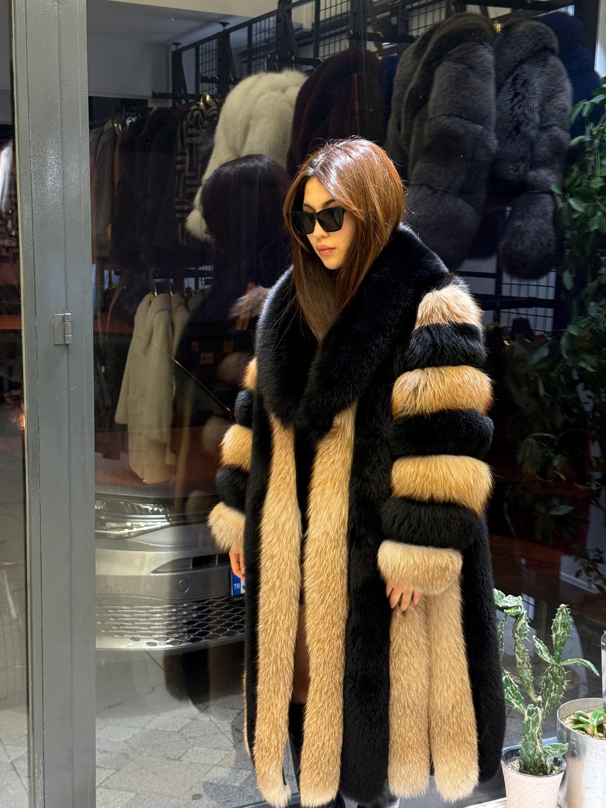 Long Black-Gold Fox Fur Coat, Unisex Luxury Winter Fox Fur Jacket, Black Fox Fur Jacket, Gold Fox Fur Jacket.- Long Fox Fur Jacket