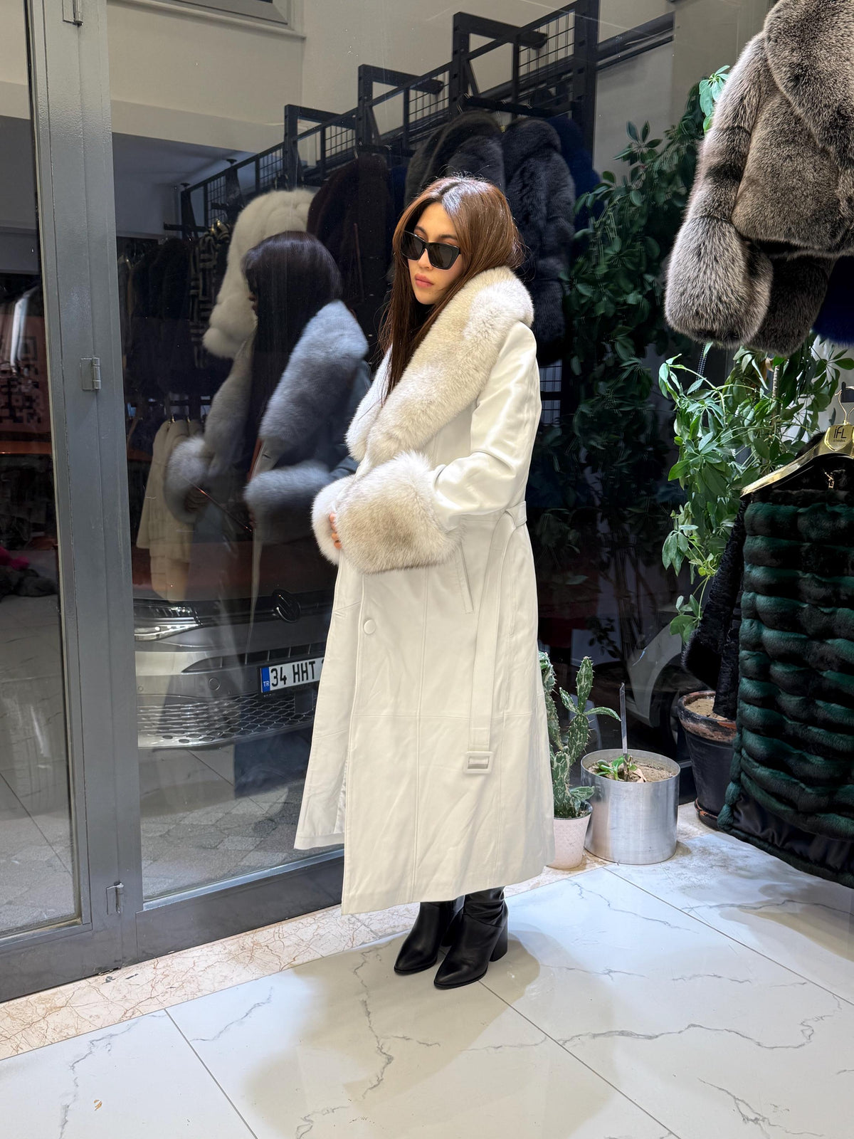 Women’s White Long Leather Trench Coat, Luxury Collar Cuffs - Huge Fox Fur Jacket. Collar Fox Fur Jacket. White fox fur coat. Fox Fur Jacket