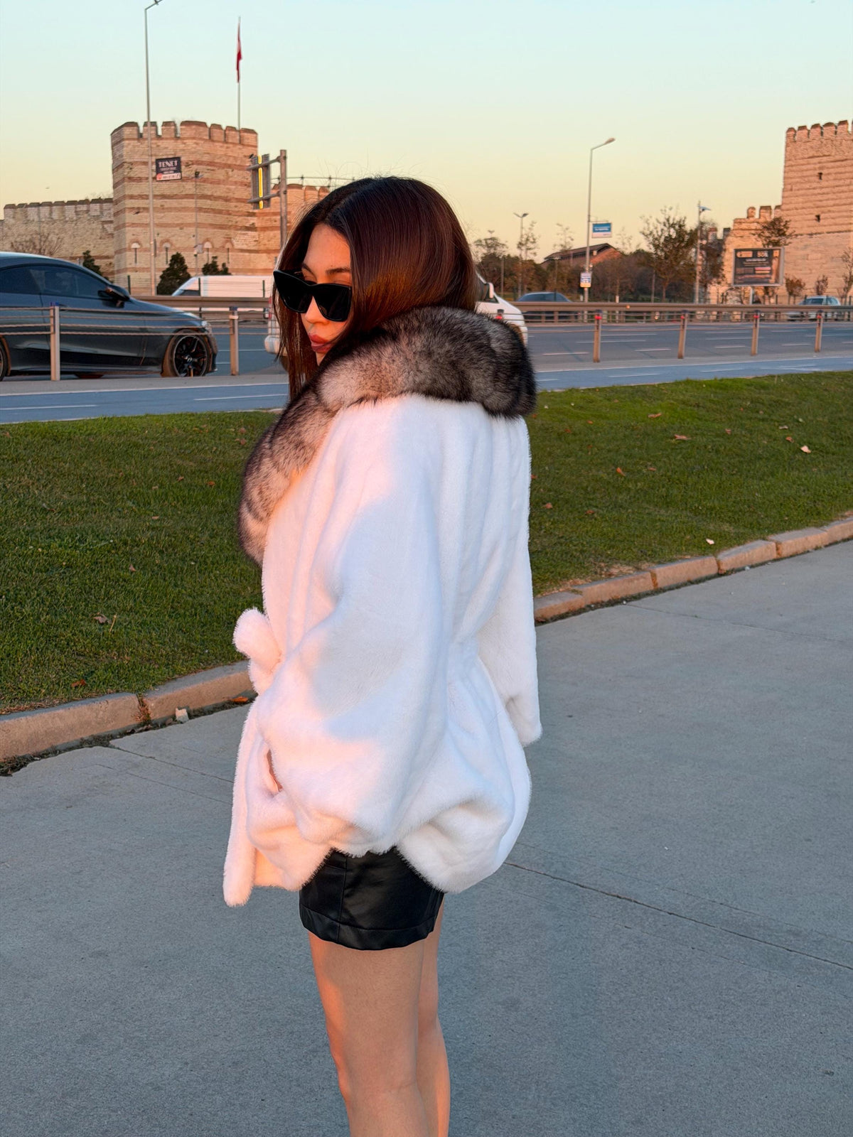 Luxury White Faux Mink Fur Cape with Real Fox Fur Collar | Elegant Women’s Winter Fox Fur Trim Coat