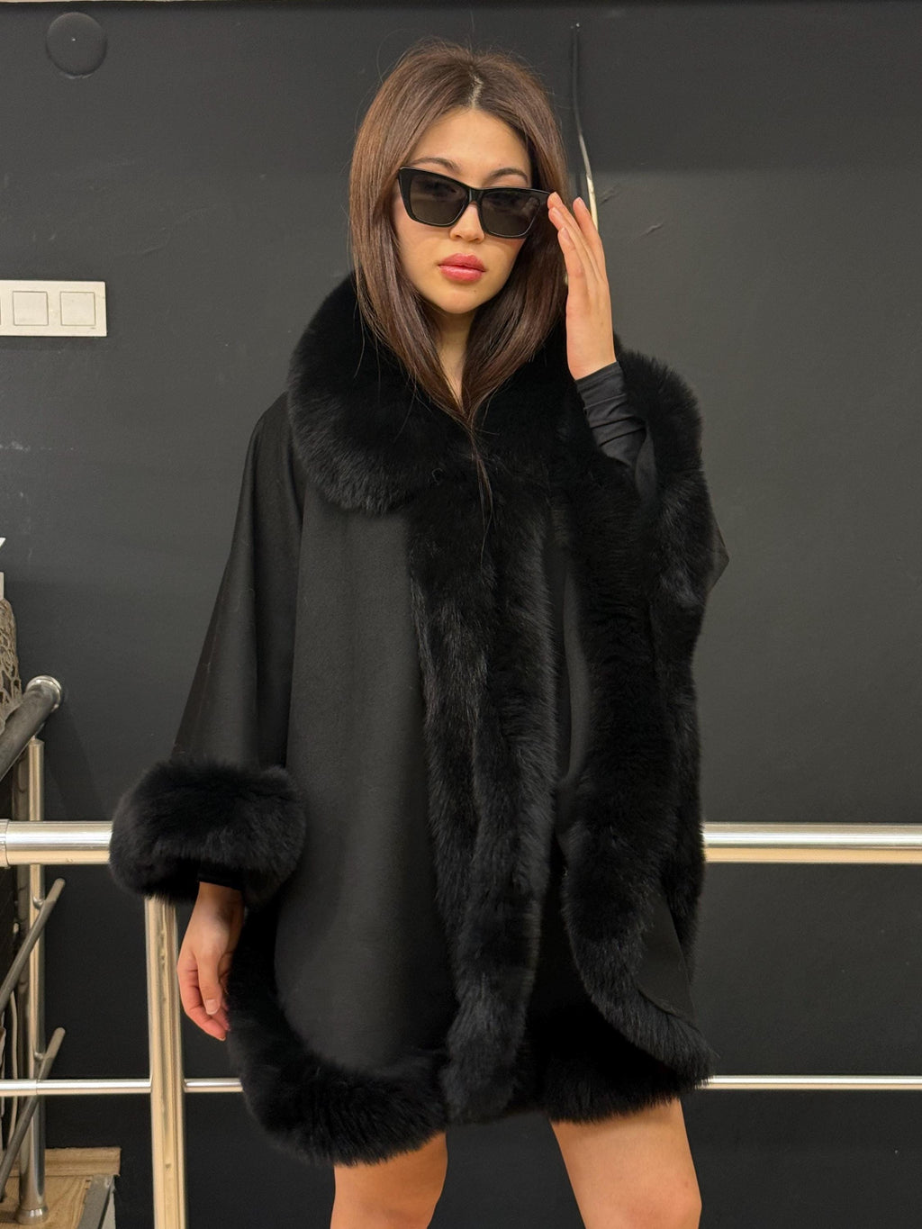 Luxury Black Cashmere Wool Cape With Fox Fur Trim, Handmade Women Plus Size Fur Trim Shawl. Fox Fur Shawl, fox Fur jacket