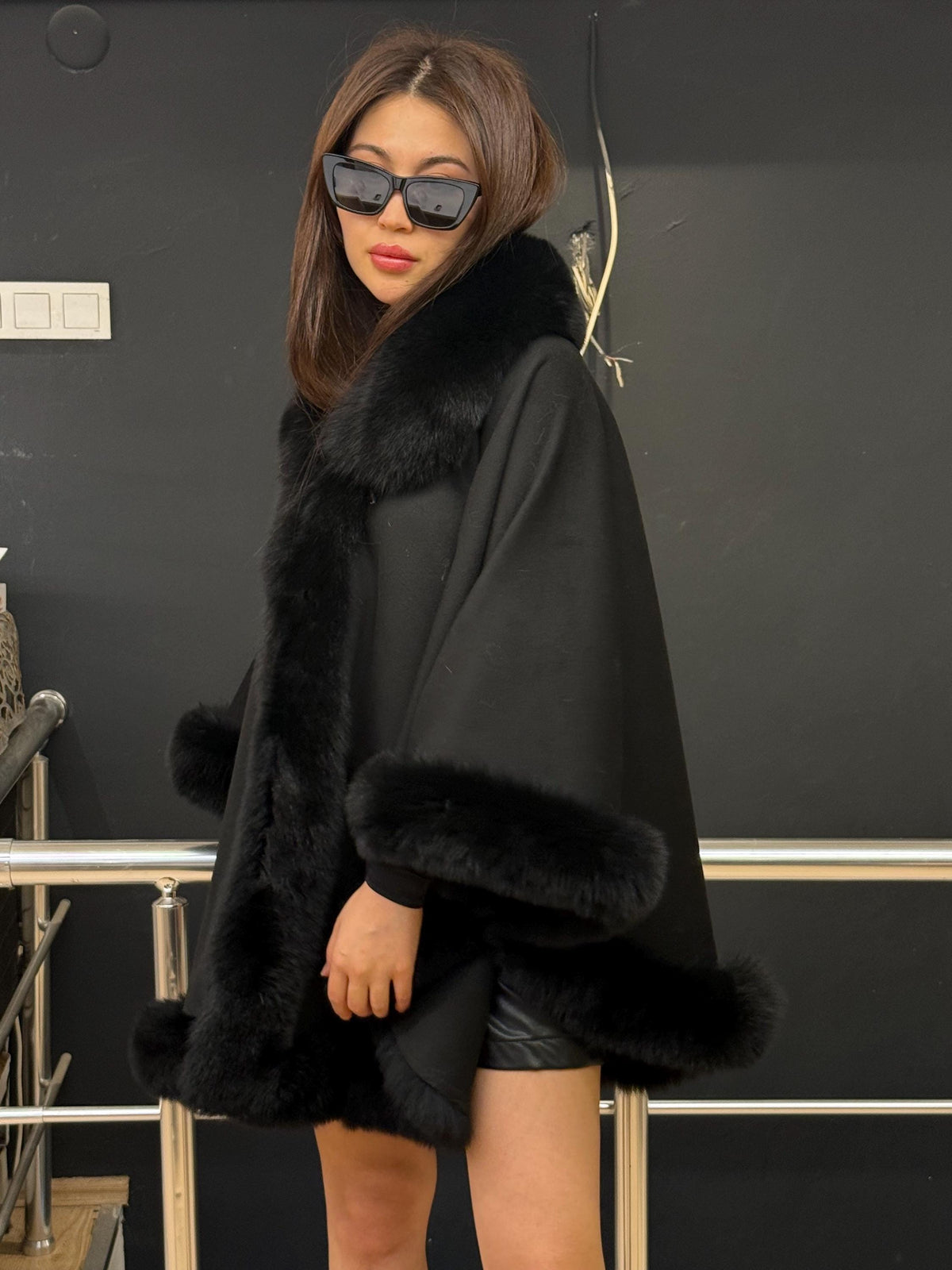 Luxury Black Cashmere Wool Cape With Fox Fur Trim, Handmade Women Plus Size Fur Trim Shawl. Fox Fur Shawl, fox Fur jacket