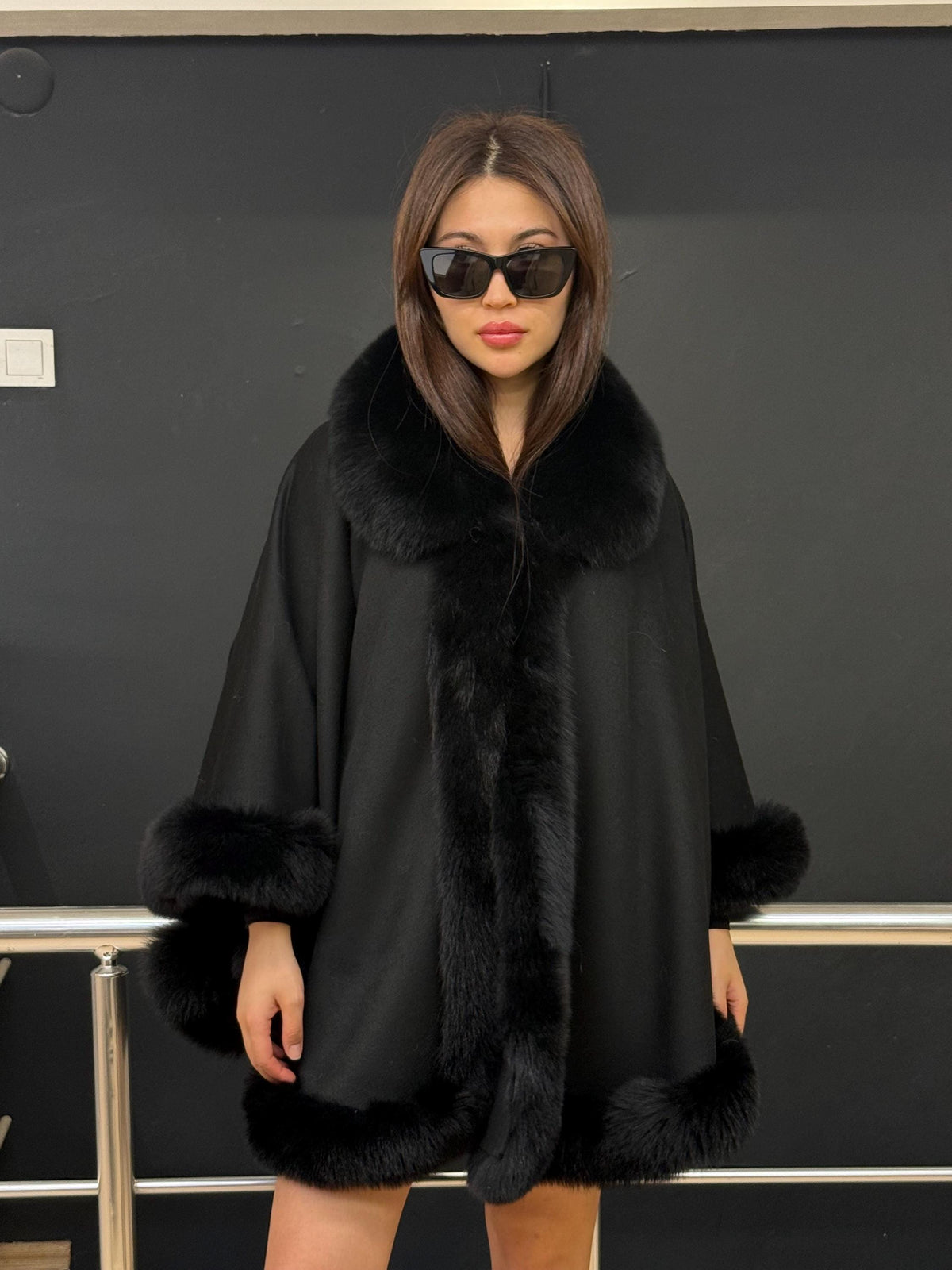 Luxury Black Cashmere Wool Cape With Fox Fur Trim, Handmade Women Plus Size Fur Trim Shawl. Fox Fur Shawl, fox Fur jacket