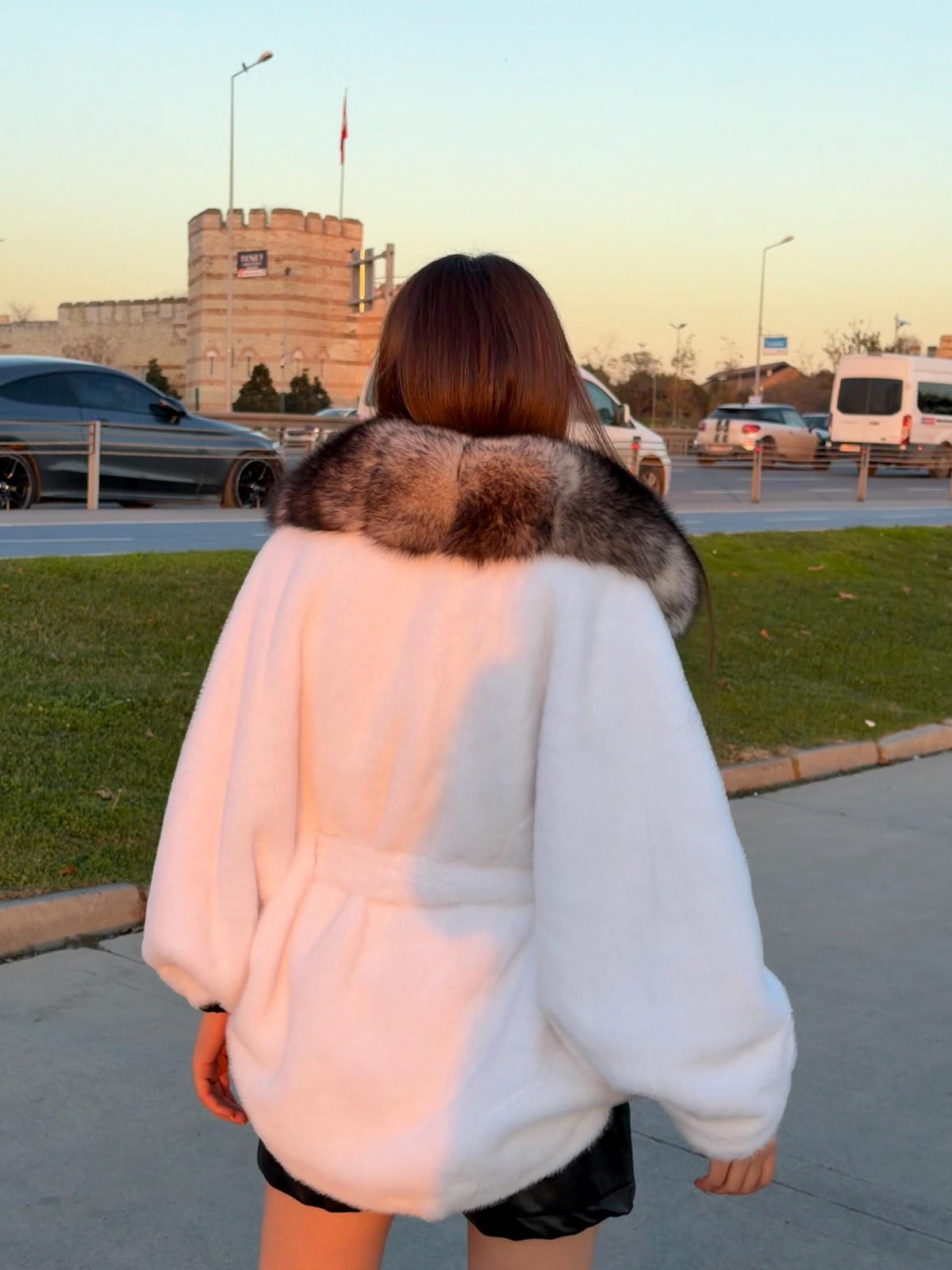 Luxury White Faux Mink Fur Cape with Real Fox Fur Collar | Elegant Women’s Winter Fox Fur Trim Coat